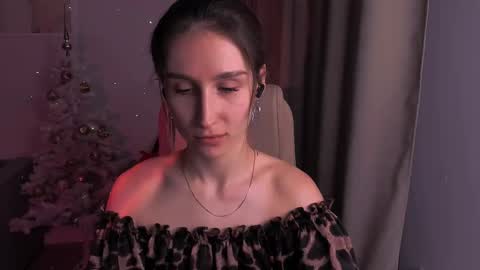 Snapshot of north_valkyrie chatting on 01-04-25, 12:27 Hazel online show from 01-04-25, 12:27