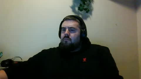 Snapshot of norwayman38 chatting on 12-21-25, 06:37 LatexLeatherMan online show from 12-21-25, 06:37