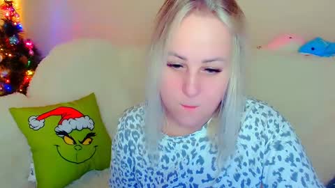 hi glad to chat online show from 12-27-24, 04:15