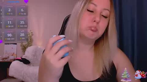 Snapshot of not_nakedcat chatting on 12-21-25, 09:33 hi glad to chat online show from 12-21-25, 09:33