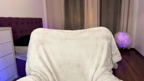 Tina online show from 11-18-25, 08:24