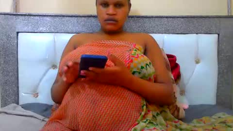 Snapshot of notoy1 chatting on 06-08-26, 12:25 notoy1 online show from 06-08-26, 12:25
