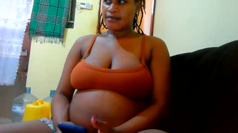 Snapshot of notoy1 chatting on 06-18-26, 11:25 notoy1 online show from 06-18-26, 11:25