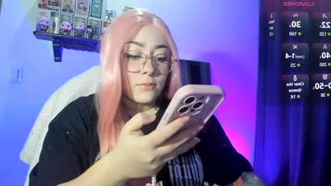 Snapshot of nova_gara chatting on 06-19-26, 01:54 s online show from 06-19-26, 01:54