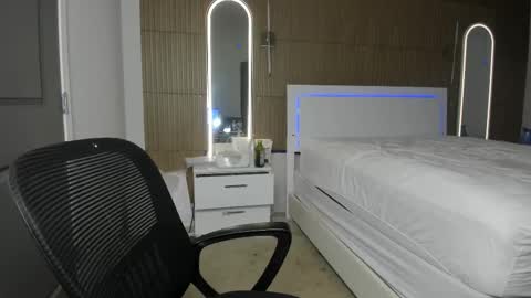 Nova online show from 10-31-25, 04:13