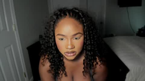 Snapshot of novacandy chatting on 05-26-26, 01:40 Nova online show from 05-26-26, 01:40