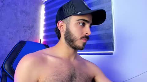 Snapshot of novacry chatting on 11-11-25, 12:05 Nova online show from 11-11-25, 12:05