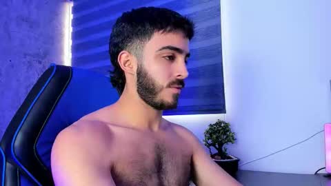 Snapshot of novacry chatting on 12-04-25, 11:52 Nova online show from 12-04-25, 11:52