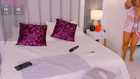 Snapshot of novacyysantos chatting on 11-03-25, 04:30 Andrea online show from 11-03-25, 04:30