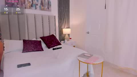 Snapshot of novacyysantos chatting on 11-06-25, 06:42 Andrea online show from 11-06-25, 06:42