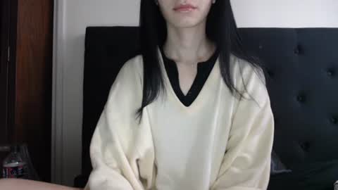 Snapshot of novafrey chatting on 11-25-25, 06:19 Olivia online show from 11-25-25, 06:19