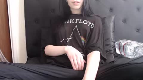 Snapshot of novafrey chatting on 12-02-25, 06:14 Olivia online show from 12-02-25, 06:14