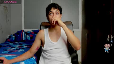 Snapshot of noxx_stark chatting on 12-19-25, 02:29 Noxx online show from 12-19-25, 02:29