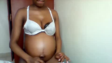 happie online show from 09-21-25, 04:14