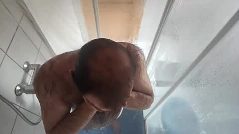 Snapshot of nudechiller chatting on 11-10-25, 10:14 Vinz... online show from 11-10-25, 10:14