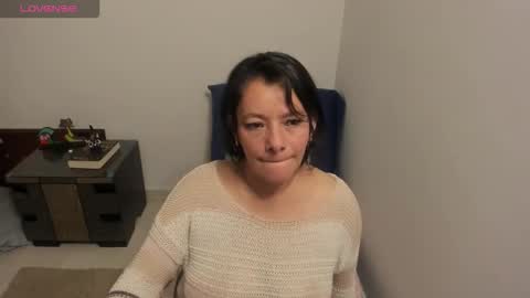 nuit_rose online show from 10-22-25, 02:23