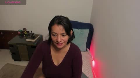 nuit_rose online show from 11-17-25, 02:28