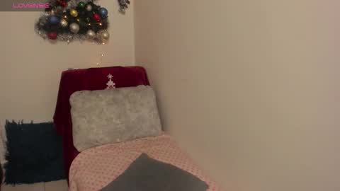 Snapshot of nuit_rose chatting on 12-22-25, 02:30 nuit_rose online show from 12-22-25, 02:30