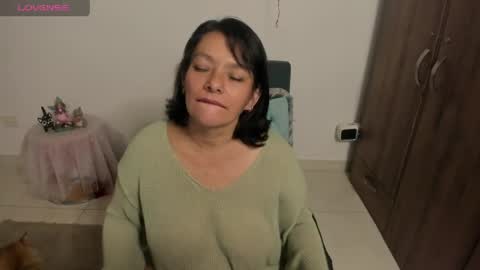 Snapshot of nuit_rose chatting on 04-09-26, 06:19 nuit_rose online show from 04-09-26, 06:19