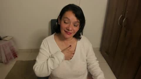 nuit_rose online show from 05-08-26, 02:06