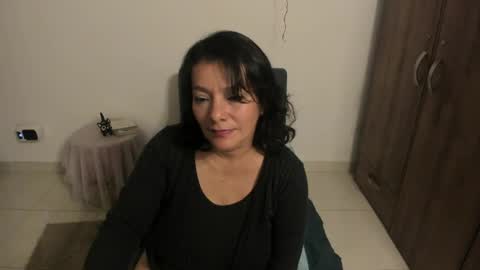 nuit_rose online show from 05-17-26, 02:09