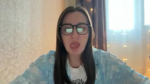 Snapshot of nuitblanche_vibes chatting on 11-25-25, 08:03 nuitblanche_vibes online show from 11-25-25, 08:03