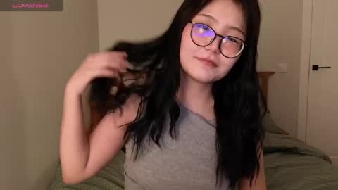 Snapshot of nullgirll chatting on 05-20-26, 02:40 Erica online show from 05-20-26, 02:40