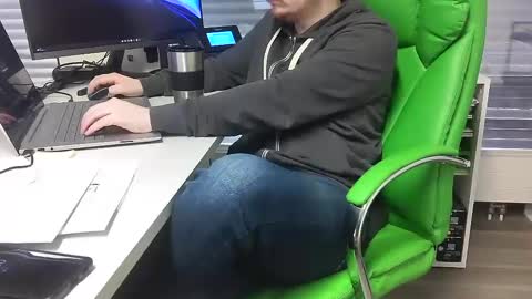 Snapshot of numlove chatting on 12-20-24, 10:49 Slave for Mistress and Master online show from 12-20-24, 10:49