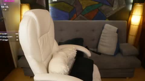 Snapshot of nurse_squirt chatting on 01-15-25, 03:33 Claudia online show from 01-15-25, 03:33