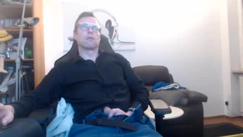 Snapshot of nursefan chatting on 12-18-25, 06:47 nursefan online show from 12-18-25, 06:47