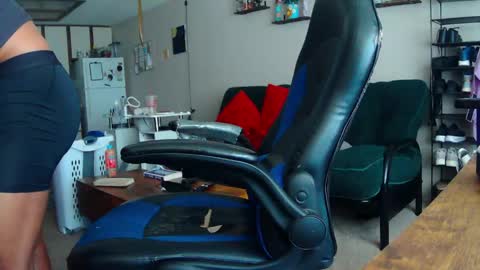 Snapshot of nuttyxmusk chatting on 05-06-26, 01:49 Check the links online show from 05-06-26, 01:49