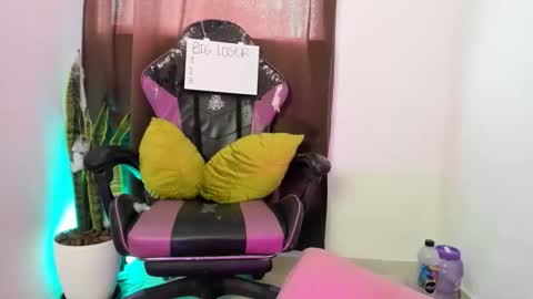 Nia online show from 11-23-25, 07:13