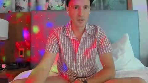 Snapshot of nyhudsonvalleyfun chatting on 09-19-25, 05:35 HudsonValleyNYfun online show from 09-19-25, 05:35