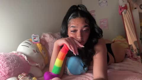 Snapshot of nylasinns chatting on 05-17-26, 02:42 nylasinns online show from 05-17-26, 02:42