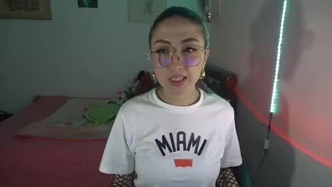 Snapshot of nymph_frida chatting on 12-05-25, 07:39 Frida online show from 12-05-25, 07:39