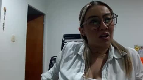 nymphomaniacgirl77 online show from 02-12-25, 11:30