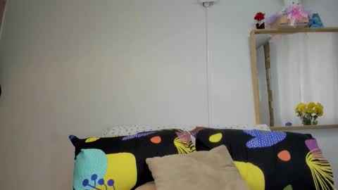 Laura nyu online show from 10-27-25, 08:46