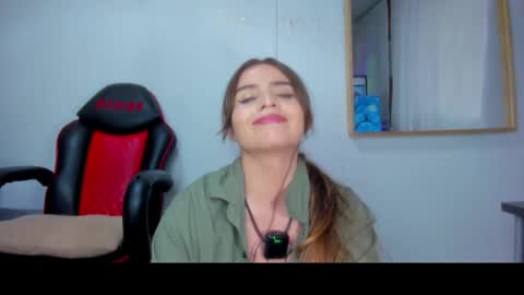 Snapshot of nyusha619933 chatting on 01-13-26, 09:42 Laura nyu online show from 01-13-26, 09:42