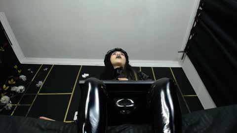 Snapshot of nyx1126 chatting on 03-04-25, 10:57 nyx1126 online show from 03-04-25, 10:57