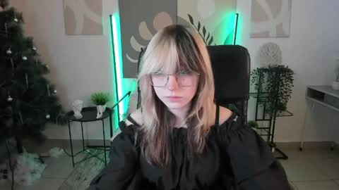 Snapshot of nyxcalderra chatting on 05-18-26, 04:51 Nyx online show from 05-18-26, 04:51