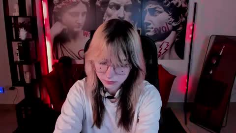 Snapshot of nyxcalderra chatting on 05-26-26, 04:19 Nyx online show from 05-26-26, 04:19