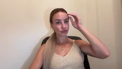 Snapshot of nyxelia_ chatting on 07-10-26, 07:23 Anastasia online show from 07-10-26, 07:23
