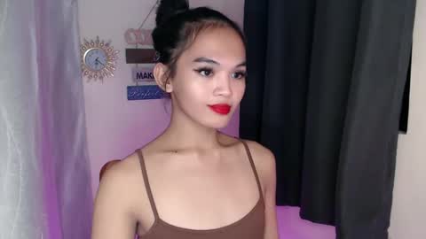 Snapshot of nyxie_fox69 chatting on 11-18-25, 08:24 ITS ME NYXIEE online show from 11-18-25, 08:24