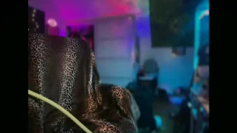 Snapshot of nyxxen chatting on 02-08-26, 11:35 nyxxen online show from 02-08-26, 11:35