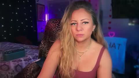 Snapshot of nyxxen chatting on 02-16-26, 01:02 nyxxen online show from 02-16-26, 01:02