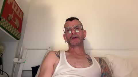 Snapshot of o_johnny_deep_o chatting on 02-14-26, 04:59 Jonathan Deep online show from 02-14-26, 04:59