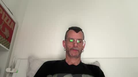 Snapshot of o_johnny_deep_o chatting on 02-24-26, 10:24 Jonathan Deep online show from 02-24-26, 10:24