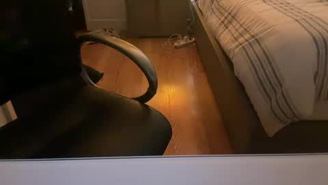 Snapshot of obiwand653040 chatting on 10-23-25, 06:02 obiwand653040 online show from 10-23-25, 06:02