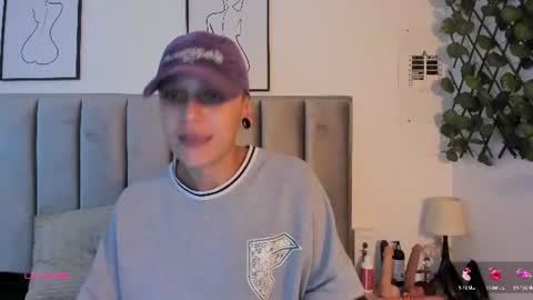 Sara Help me reach 1000 followers online show from 07-17-26, 08:03