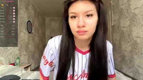 Amelia online show from 05-18-26, 05:02